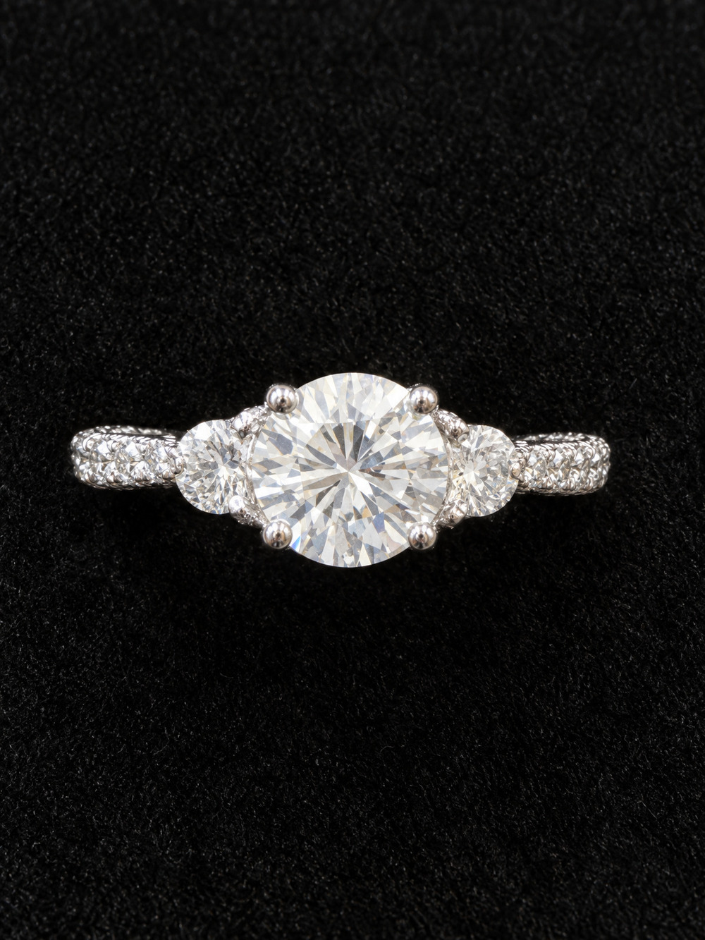 ⚜️ Three-Stone Ring | Round Crystal Pavé Band | Size 9 💗